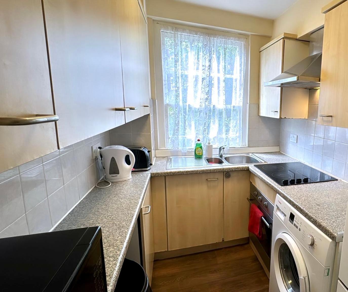The G Spot 2 Bedroom Edgware Road * Londra